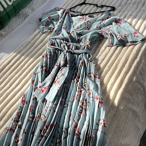 Pretty Little Thing Floral blue dress size 2